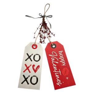 Valentine’s Day XO Hearts Wood  door hanging decor NWT